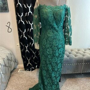 Elegant Green Lace Off-Shoulder Dress